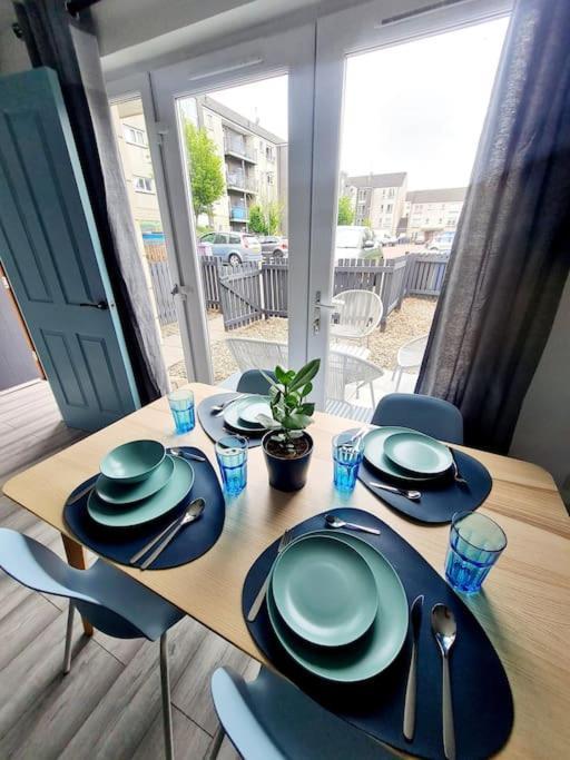Spacious 5Bed House, Free Parking, No Party ! Glasgow Exterior foto