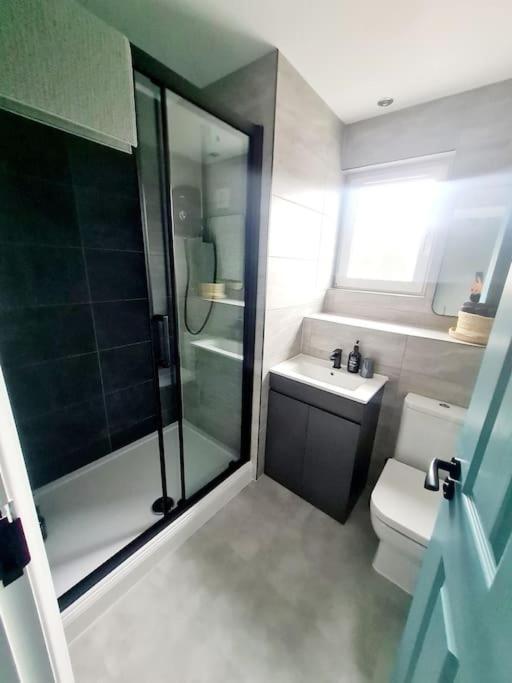 Spacious 5Bed House, Free Parking, No Party ! Glasgow Exterior foto